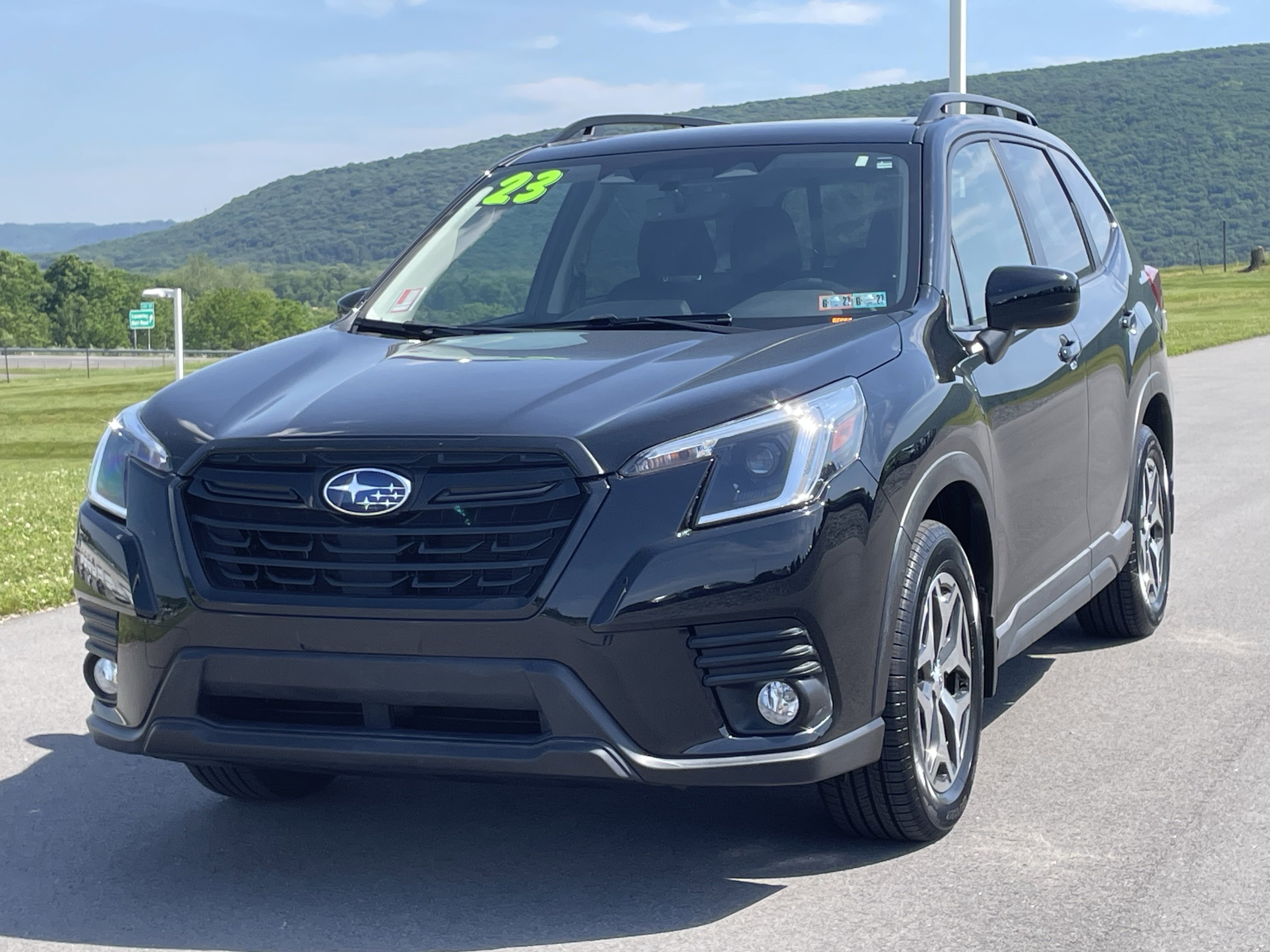 Certified 2023 Subaru Forester Premium AWD/4WD image 8