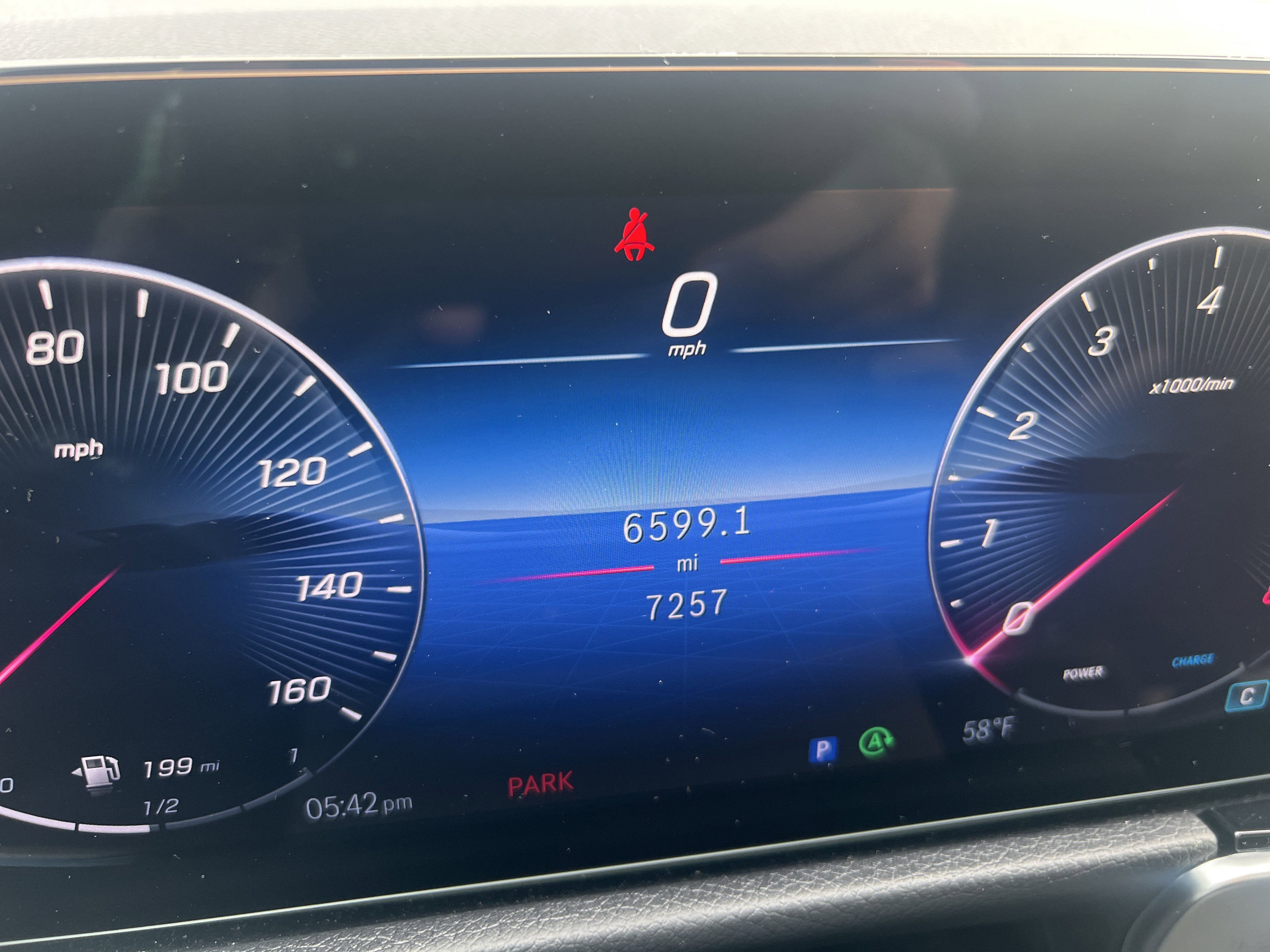 Used 2025 Mercedes-Benz GLB 250 image 23