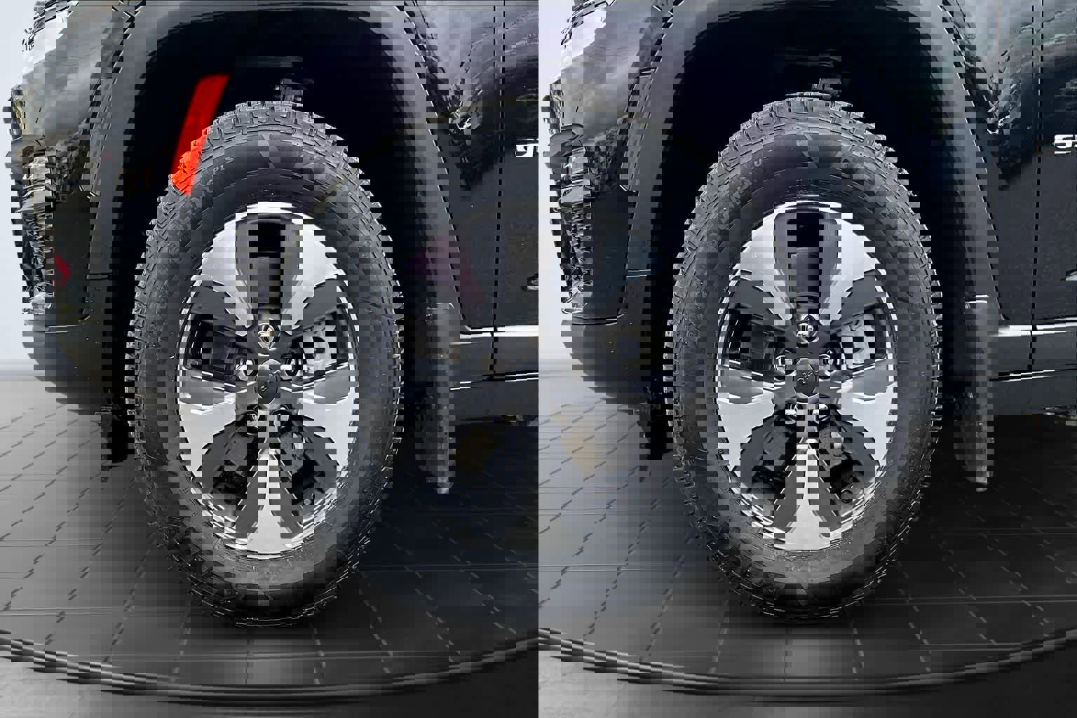 Used 2022 Jeep Grand Cherokee Limited 4xe w/ MOPAR Finishing Package image 8