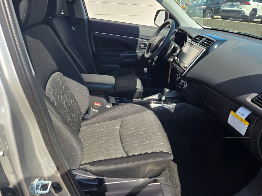 Used 2026 Mitsubishi Outlander Sport ES AWD/4WD image 5