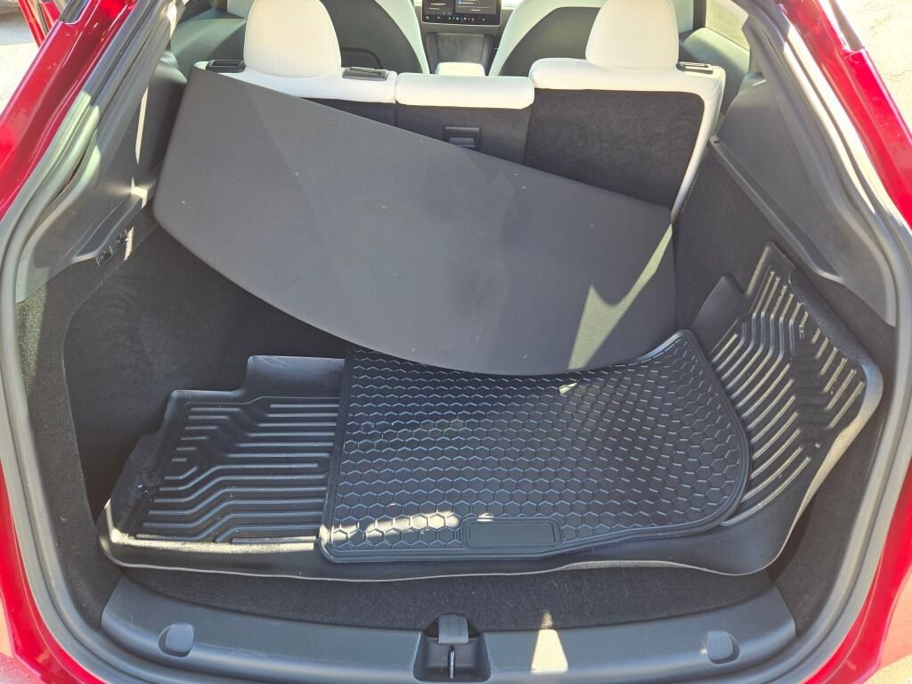 Used 2025 Tesla Model Y Performance image 22