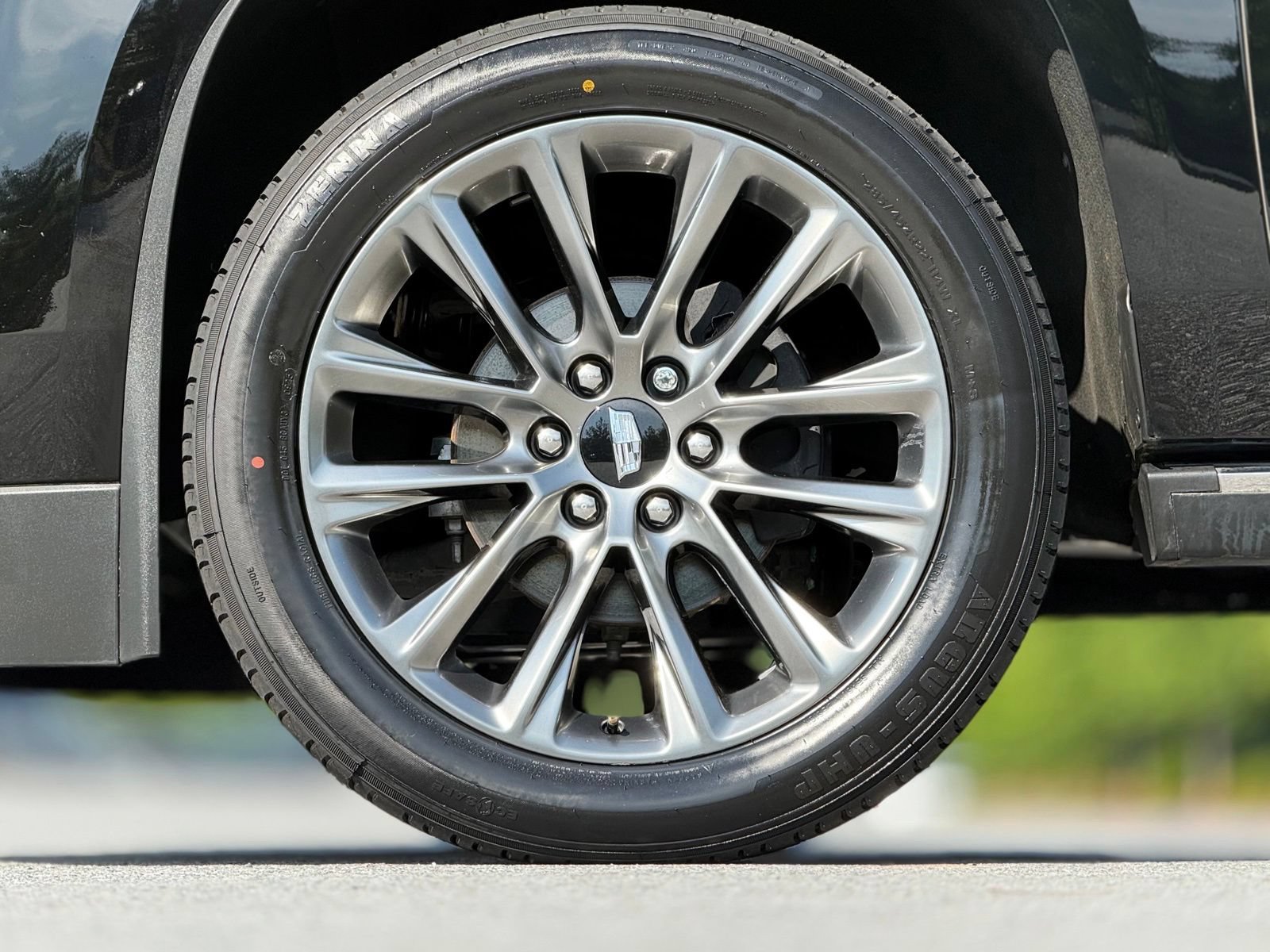 Used 2019 Cadillac Escalade Platinum RWD image 18