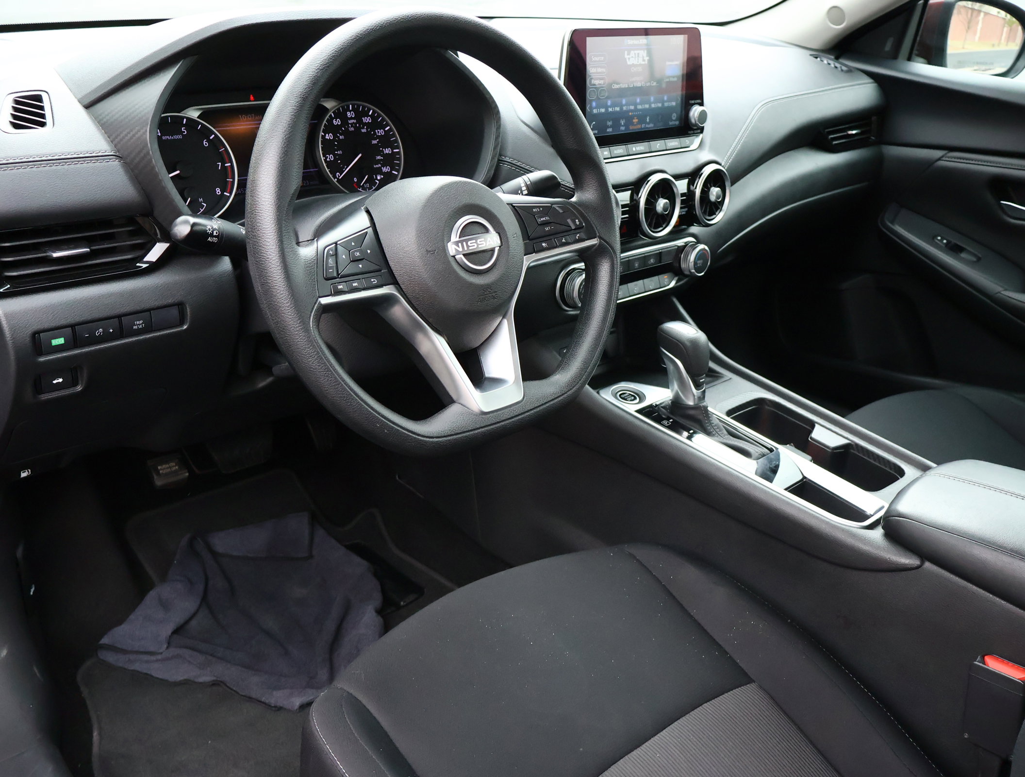 Used 2024 Nissan Sentra SV image 3