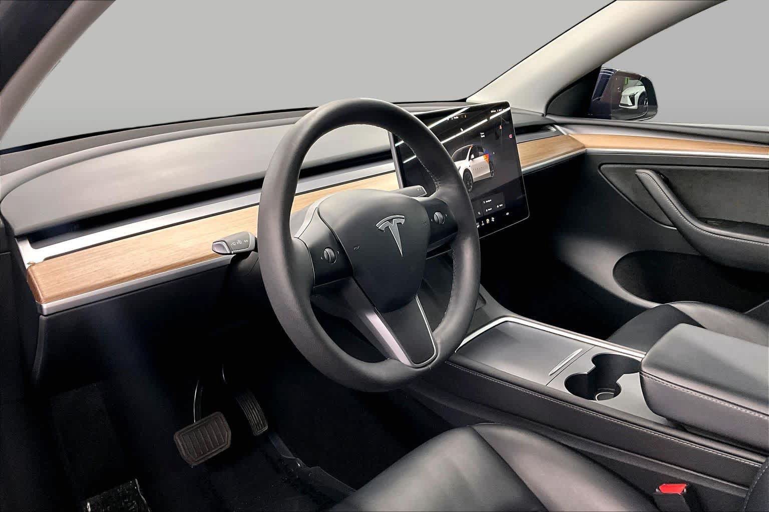 Used 2023 Tesla Model Y Long Range AWD/4WD image 17