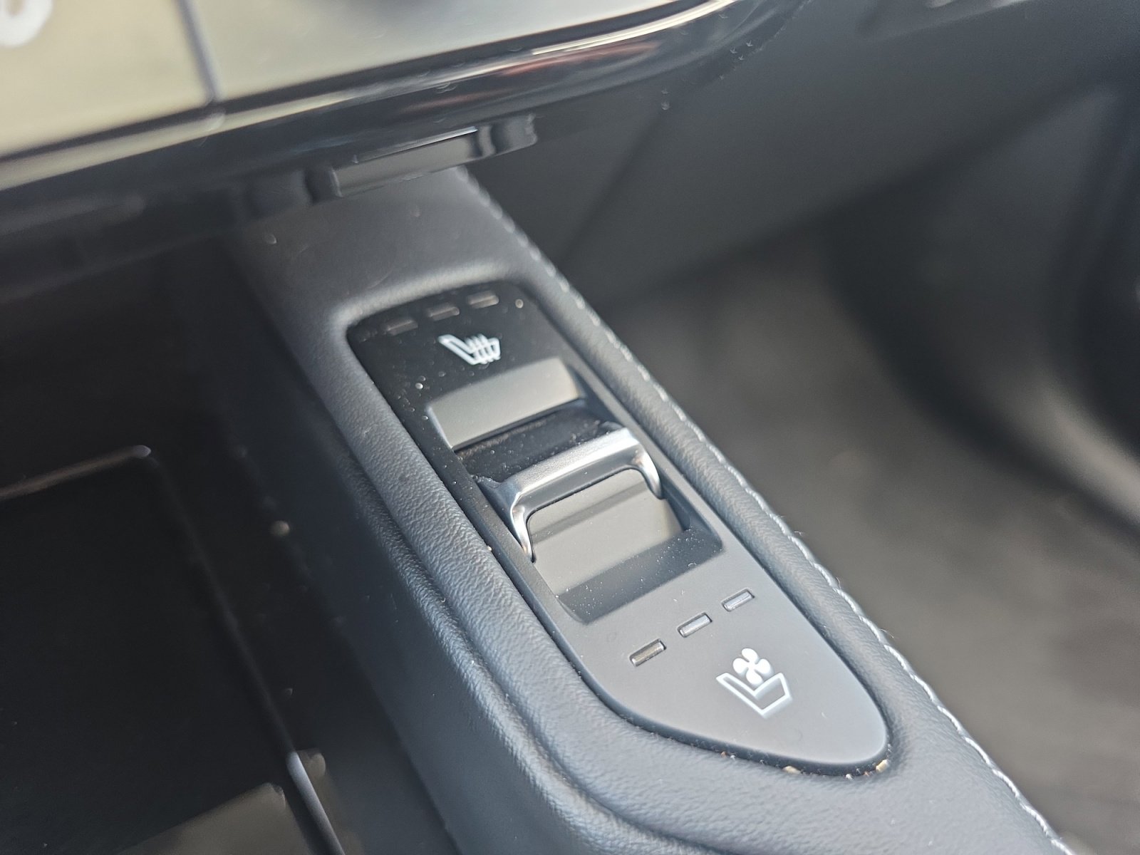 Certified 2023 Kia Telluride EX w/ EX Captain's Chair Package FWD image 23