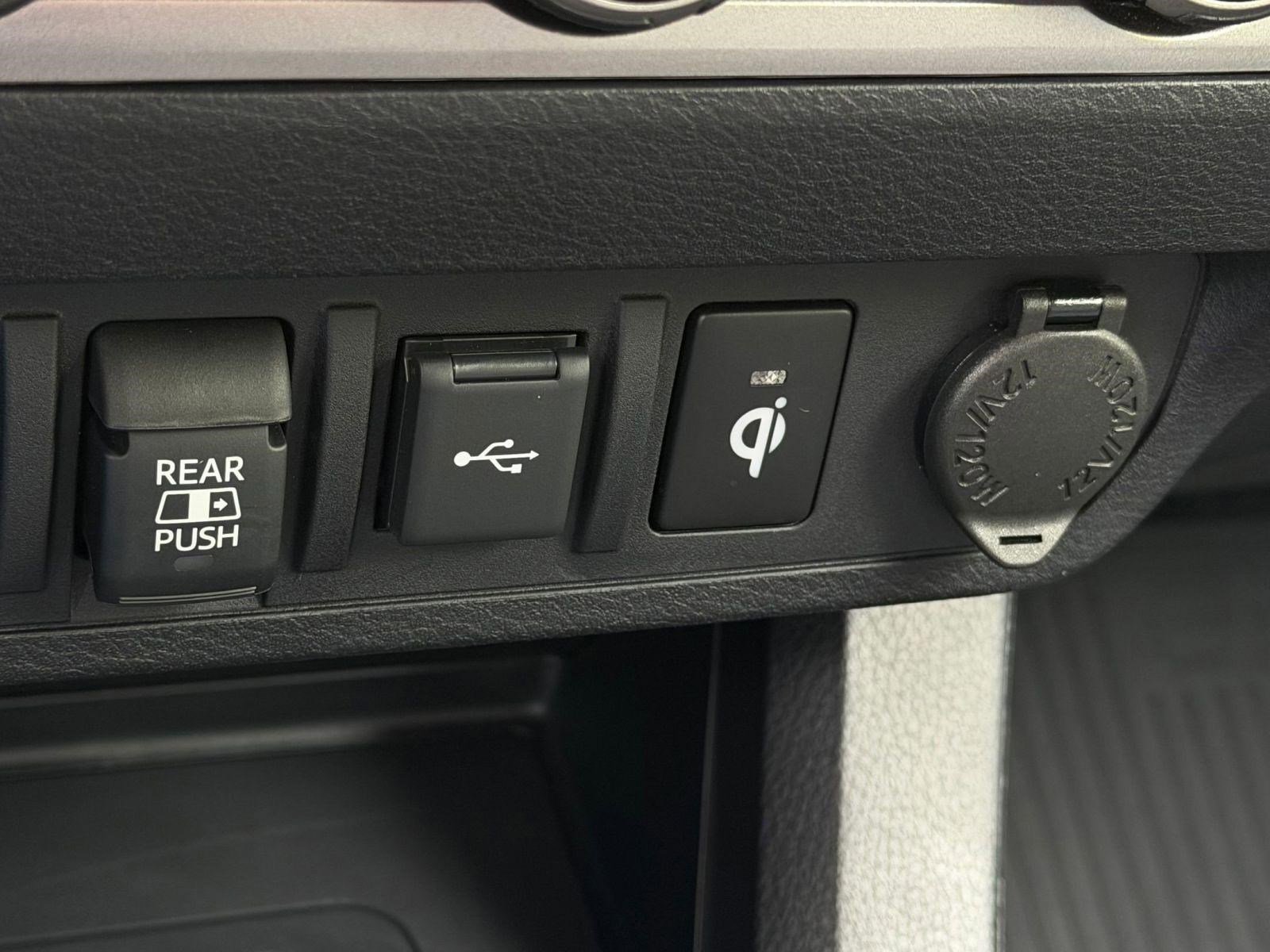 Used 2021 Toyota Tacoma Limited AWD/4WD image 34