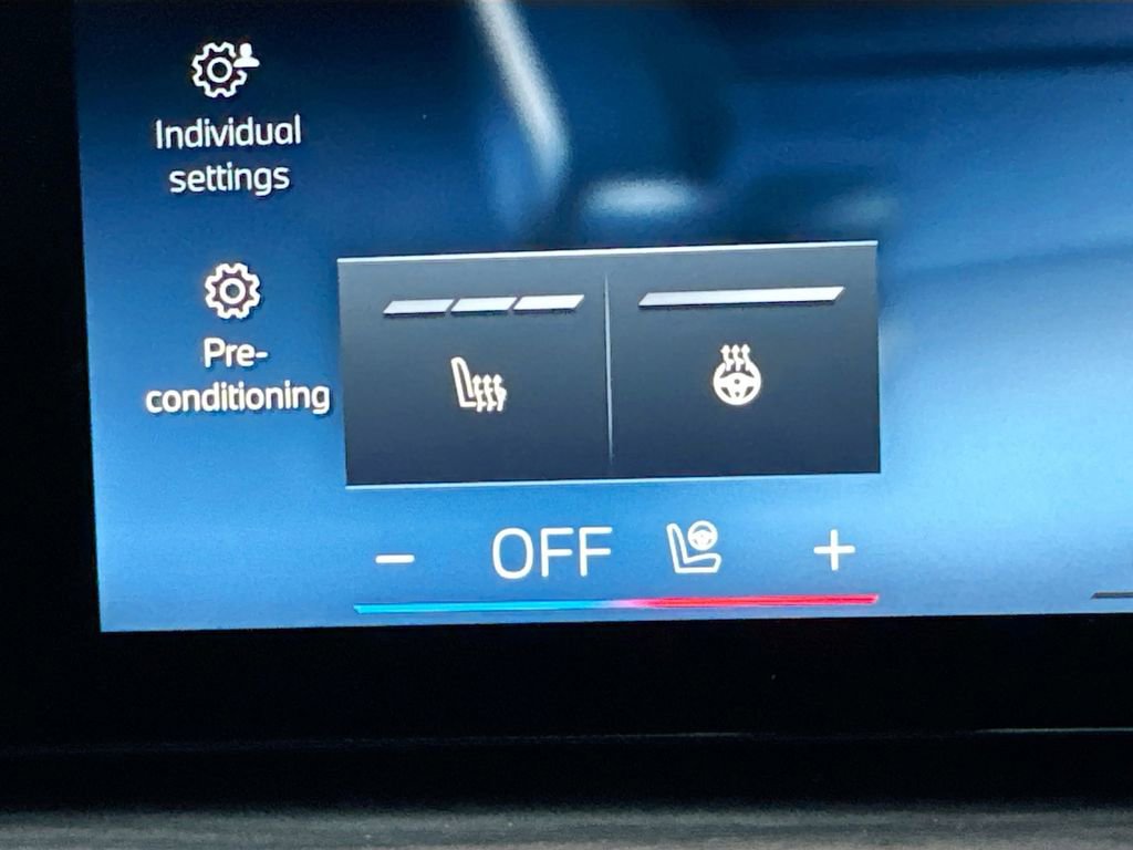 Used 2024 BMW X5 xDrive50e w/ Parking Assistance Package image 13