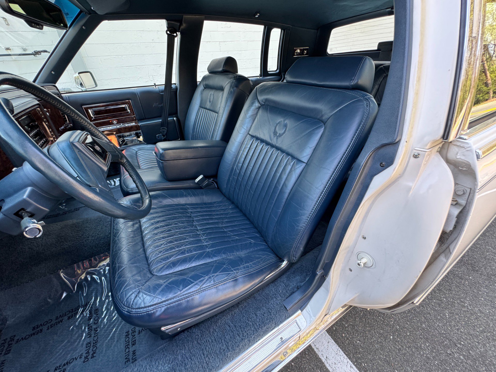 Used 1991 Cadillac Brougham image 28