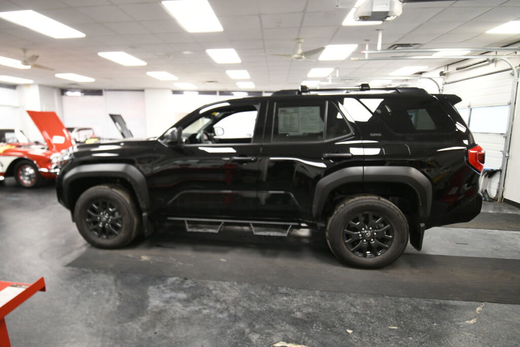 Used 2025 Toyota 4Runner SR5 image 4