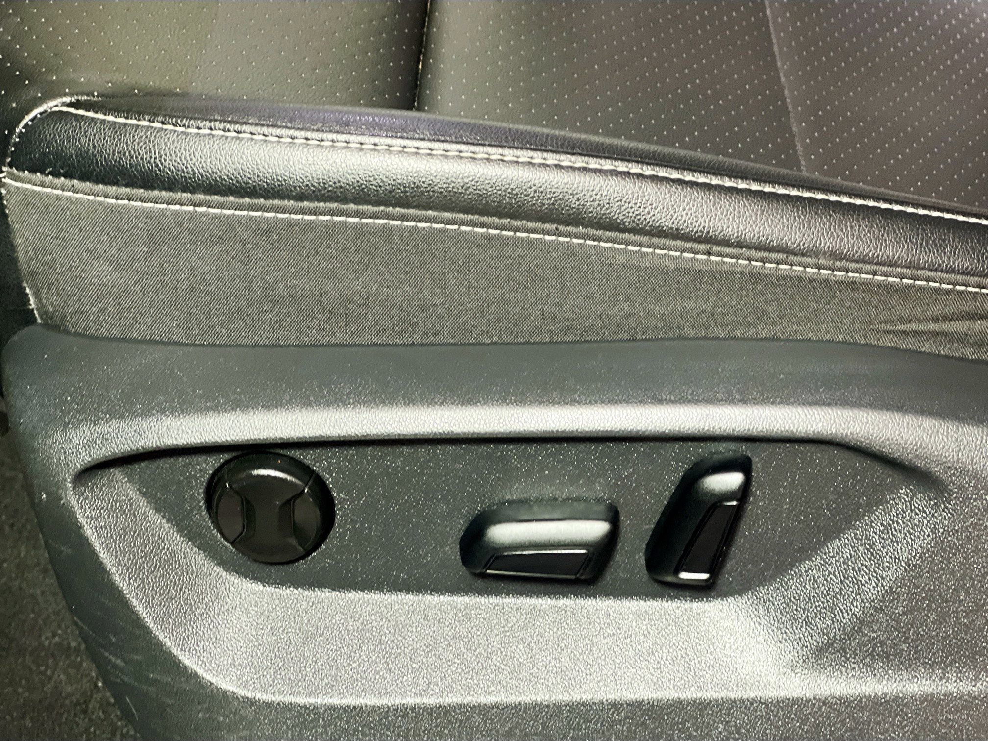 Used 2022 Volkswagen Atlas SE image 15