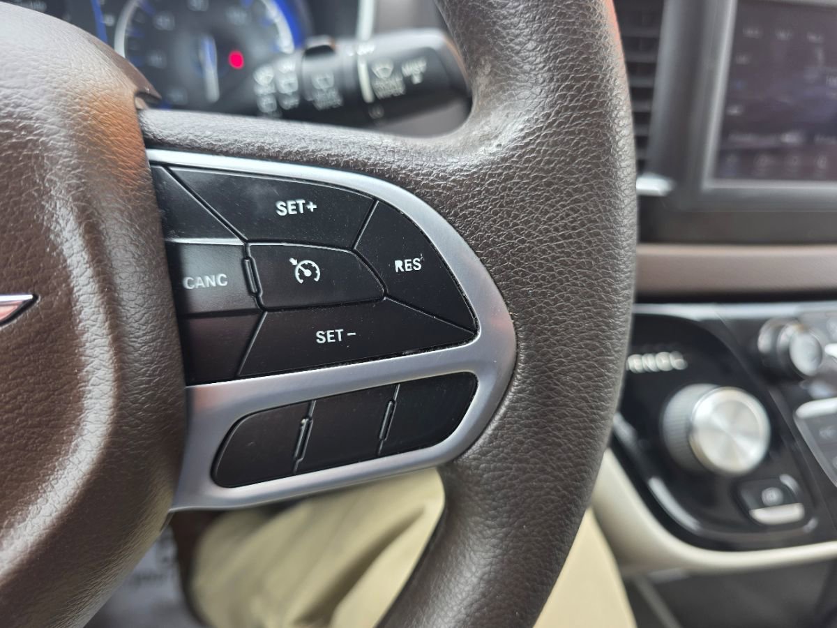 Used 2021 Chrysler Voyager Lxi FWD image 35
