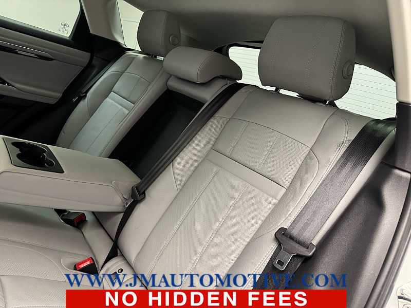 Used 2020 Land Rover Range Rover Evoque SE image 16