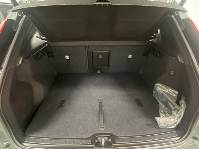 Used 2026 Volvo XC40 B5 Ultra AWD/4WD image 9