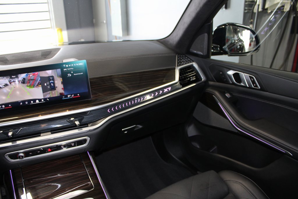 Used 2024 BMW X7 xDrive40i w/ M Sport Package image 32