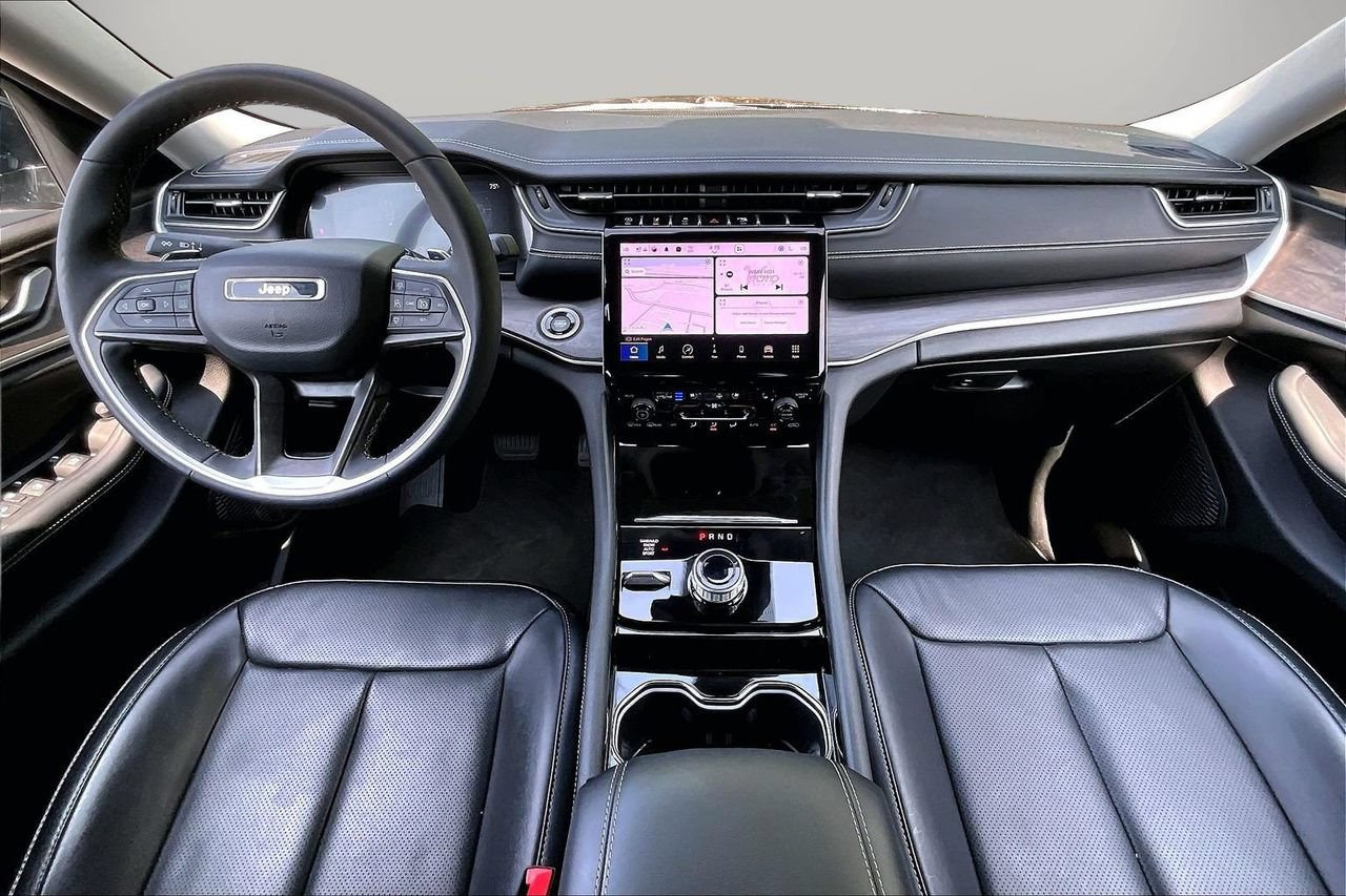 Certified 2023 Jeep Grand Cherokee Limited w/ Luxury Tech Group II AWD/4WD image 15