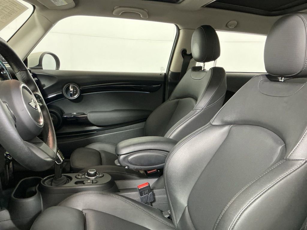 Certified 2024 MINI Cooper SE image 23