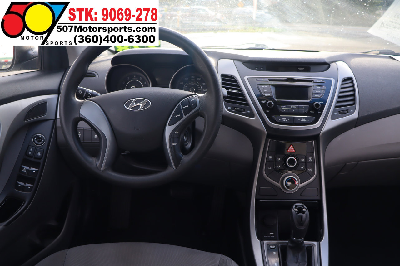 Used 2016 Hyundai Elantra SE image 17