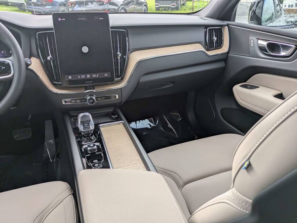 New 2026 Volvo XC60 B5 Core AWD/4WD image 18