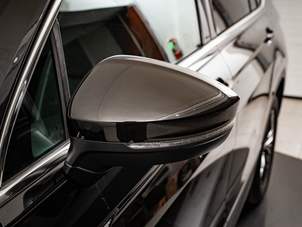 Used 2022 Volkswagen Tiguan SE w/ Panoramic Sunroof Package image 15