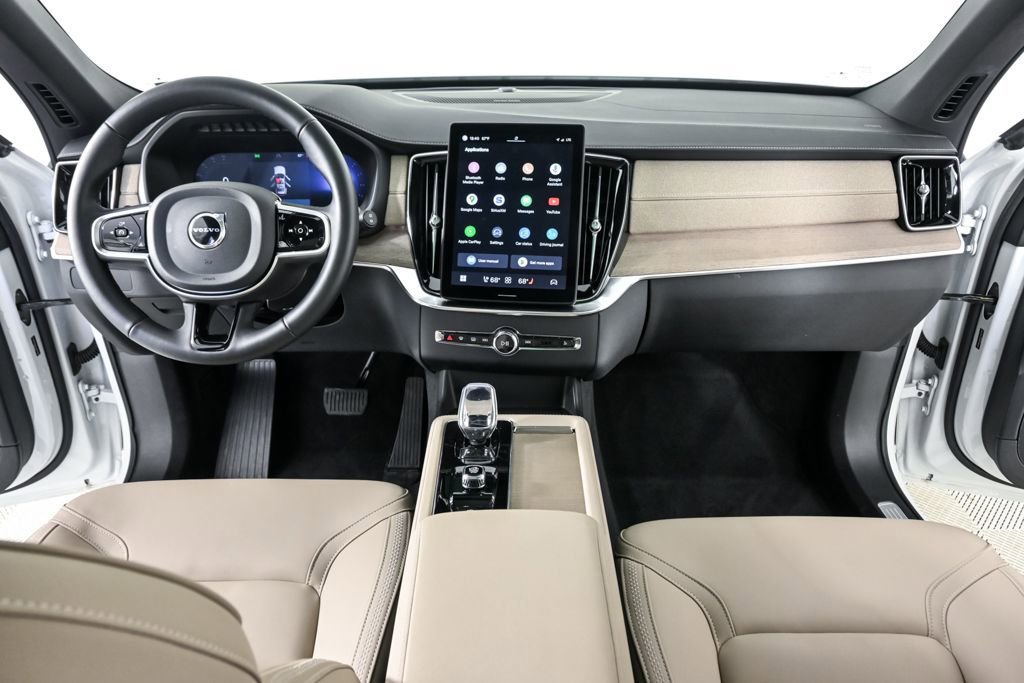 Certified 2025 Volvo XC90 B6 Plus image 20