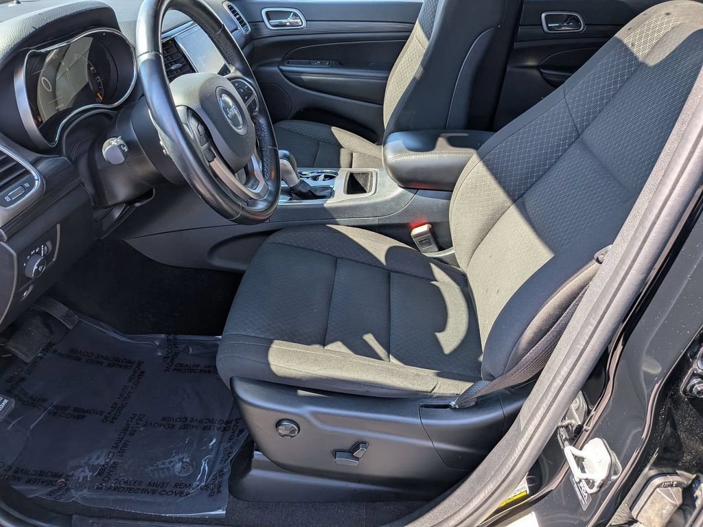 Certified 2022 Jeep Grand Cherokee Laredo E w/ Security & Convenience Group AWD/4WD image 12