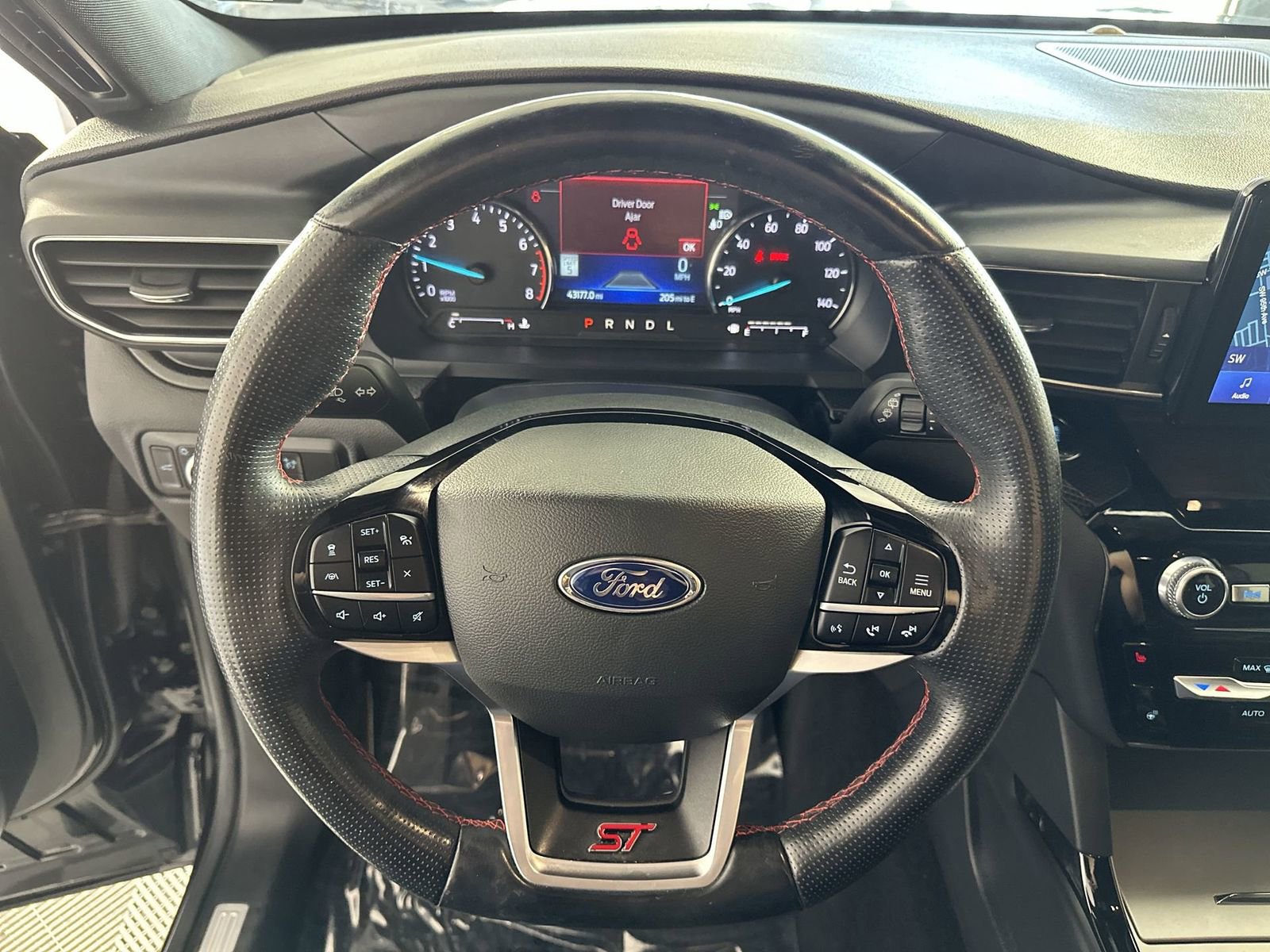 Used 2022 Ford Explorer ST-Line w/ Class IV Trailer Tow Package RWD image 14