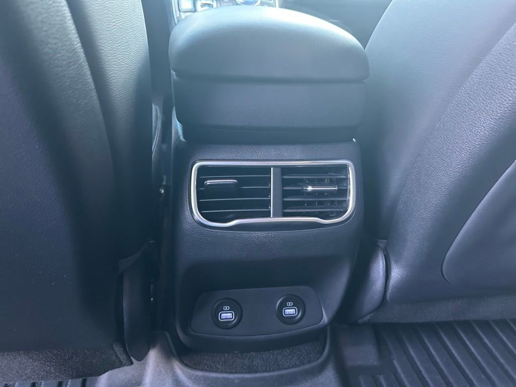 Used 2023 Hyundai Santa Fe SEL Premium image 46