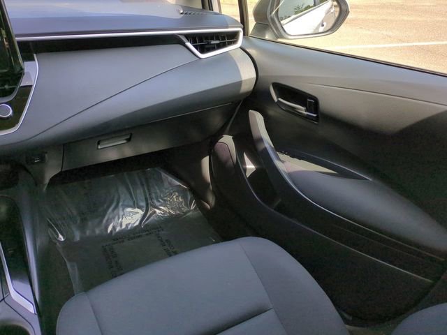 Used 2025 Toyota Corolla LE w/ Convenience Package image 16