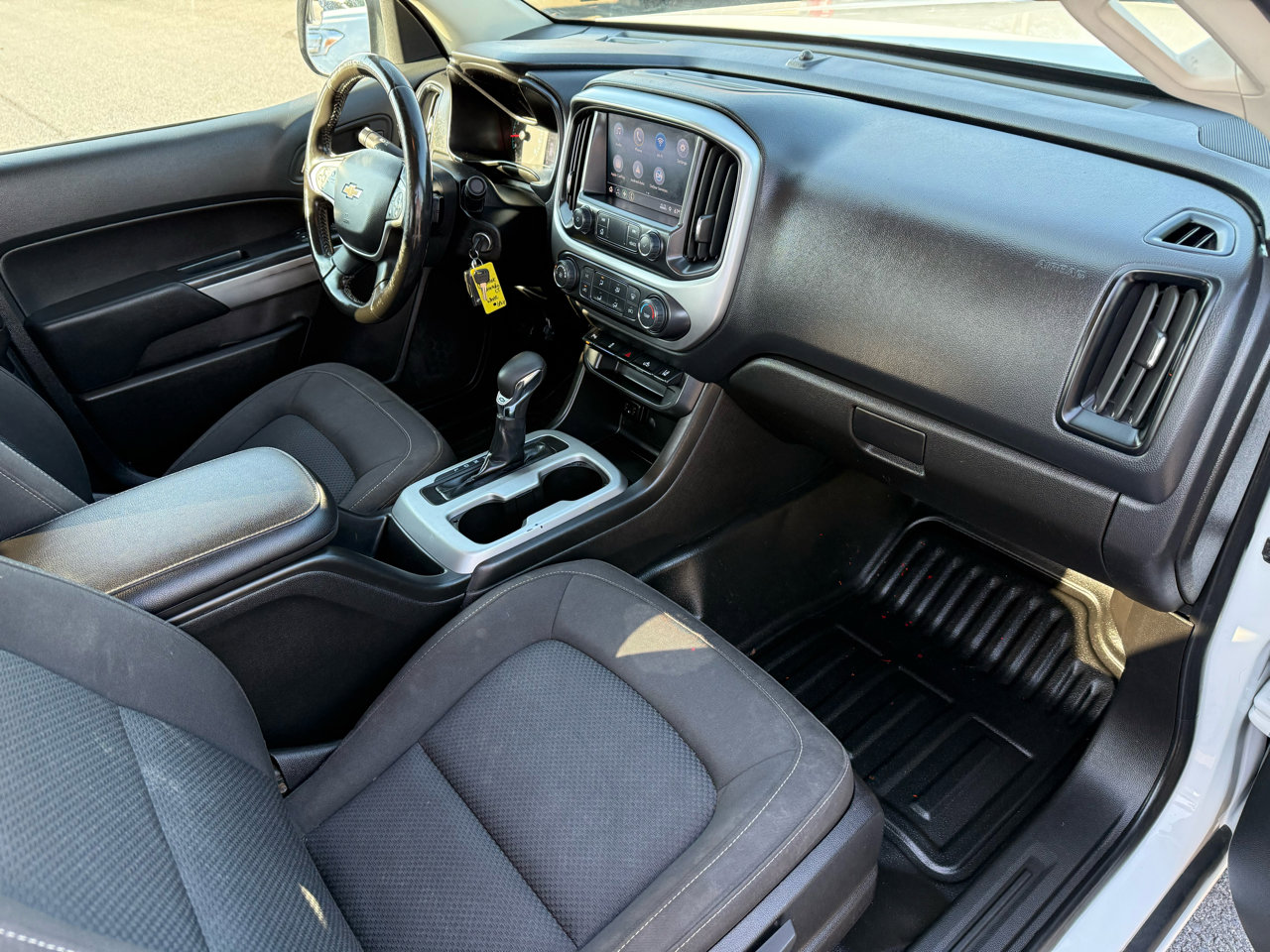 Used 2022 Chevrolet Colorado LT w/ Fleet Safety Package image 17