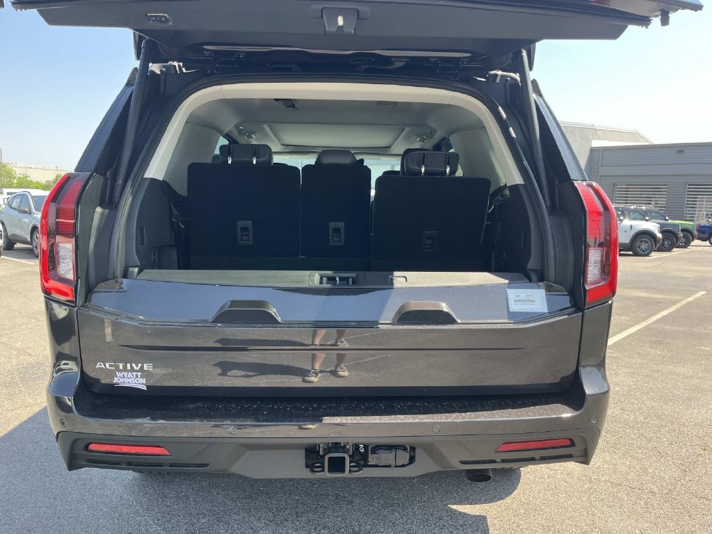 New 2026 Ford Expedition Active RWD image 14
