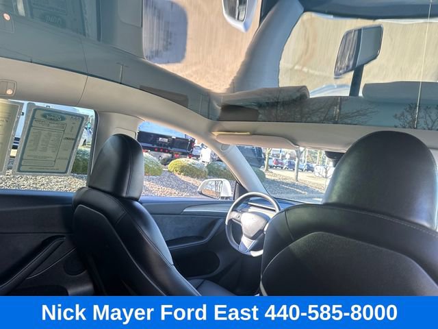 Used 2022 Tesla Model Y Long Range image 18