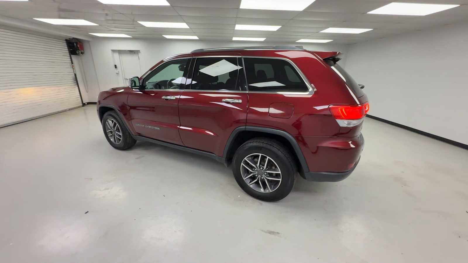 Used 2019 Jeep Grand Cherokee Limited AWD/4WD image 6