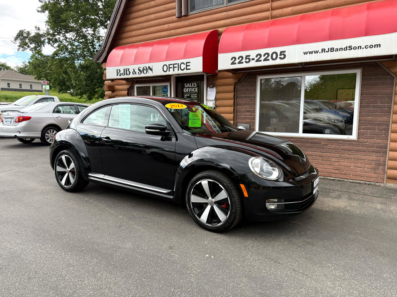 Used 2013 Volkswagen Beetle 2.0T image 1