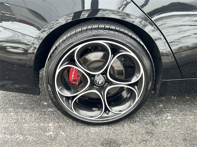 Used 2023 Alfa Romeo Giulia Veloce image 12