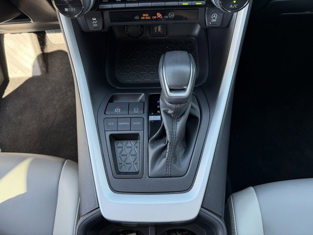 Used 2025 Toyota RAV4 XLE Premium image 18