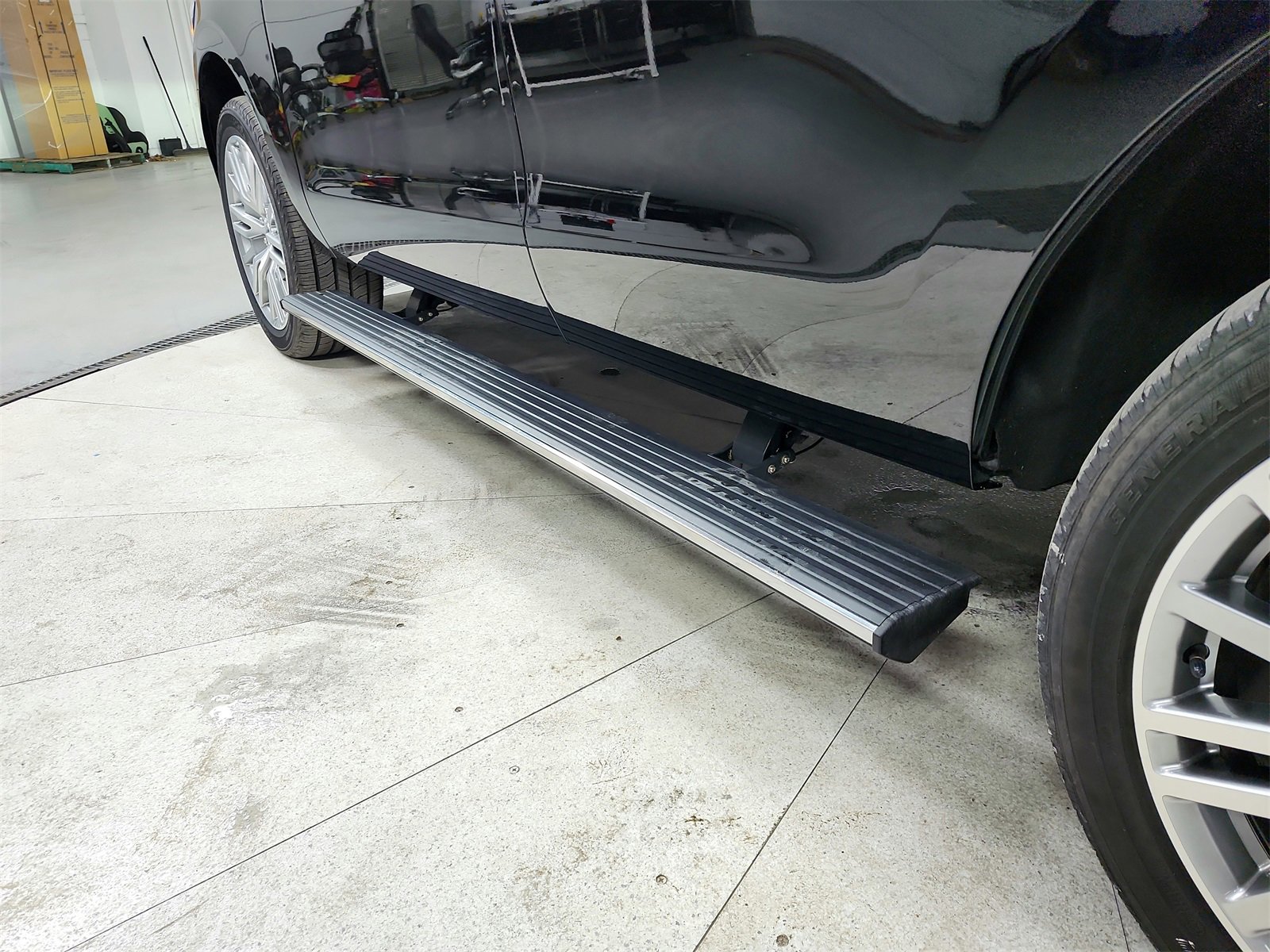 Used 2024 Ford Expedition Limited image 48