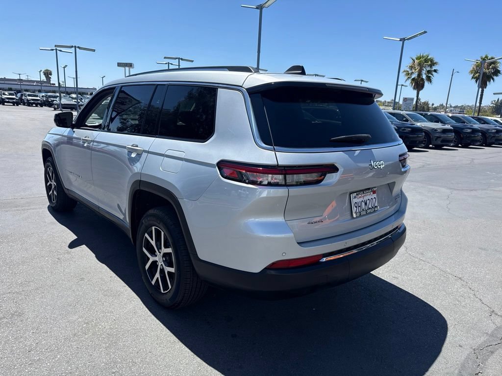 Used 2023 Jeep Grand Cherokee L Limited AWD/4WD image 5