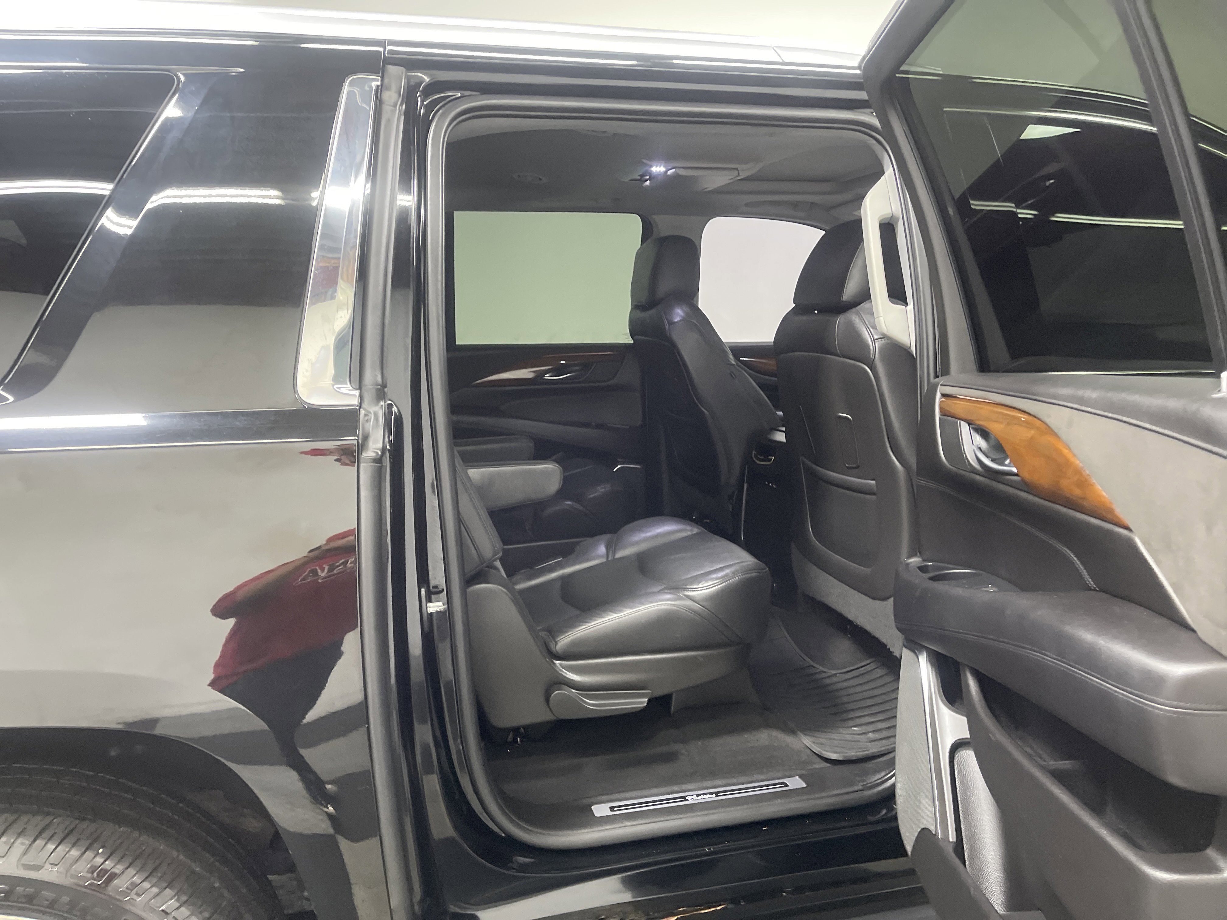 Used 2017 Cadillac Escalade ESV Premium Luxury image 19