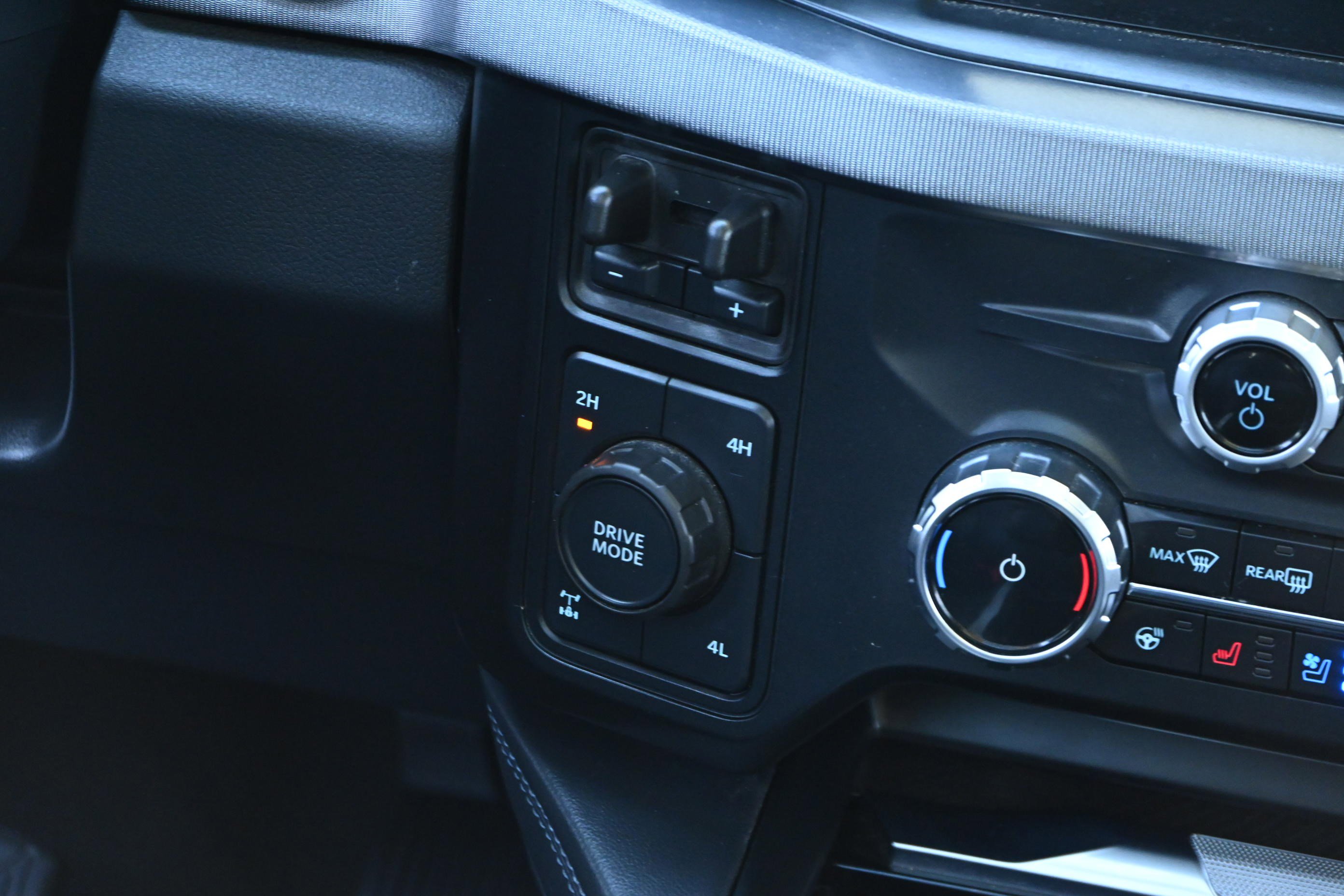 Used 2025 Ford F250 Platinum image 27