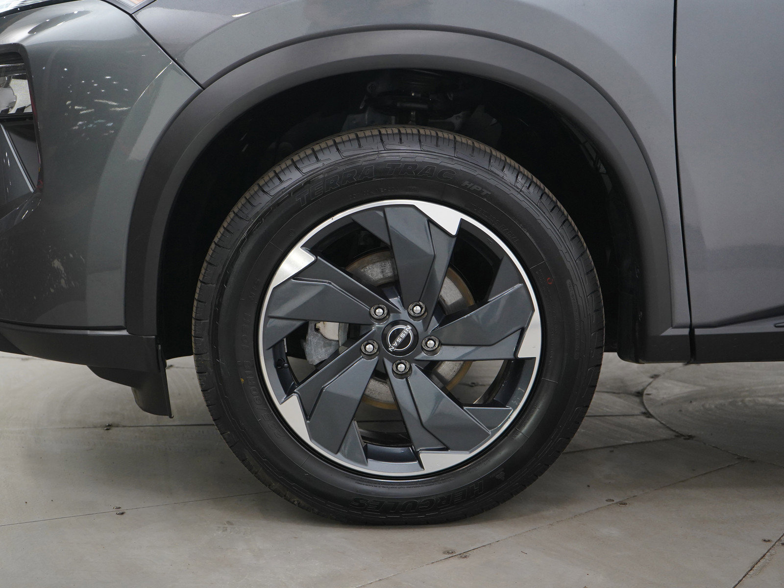 Used 2025 Nissan Rogue SV image 32