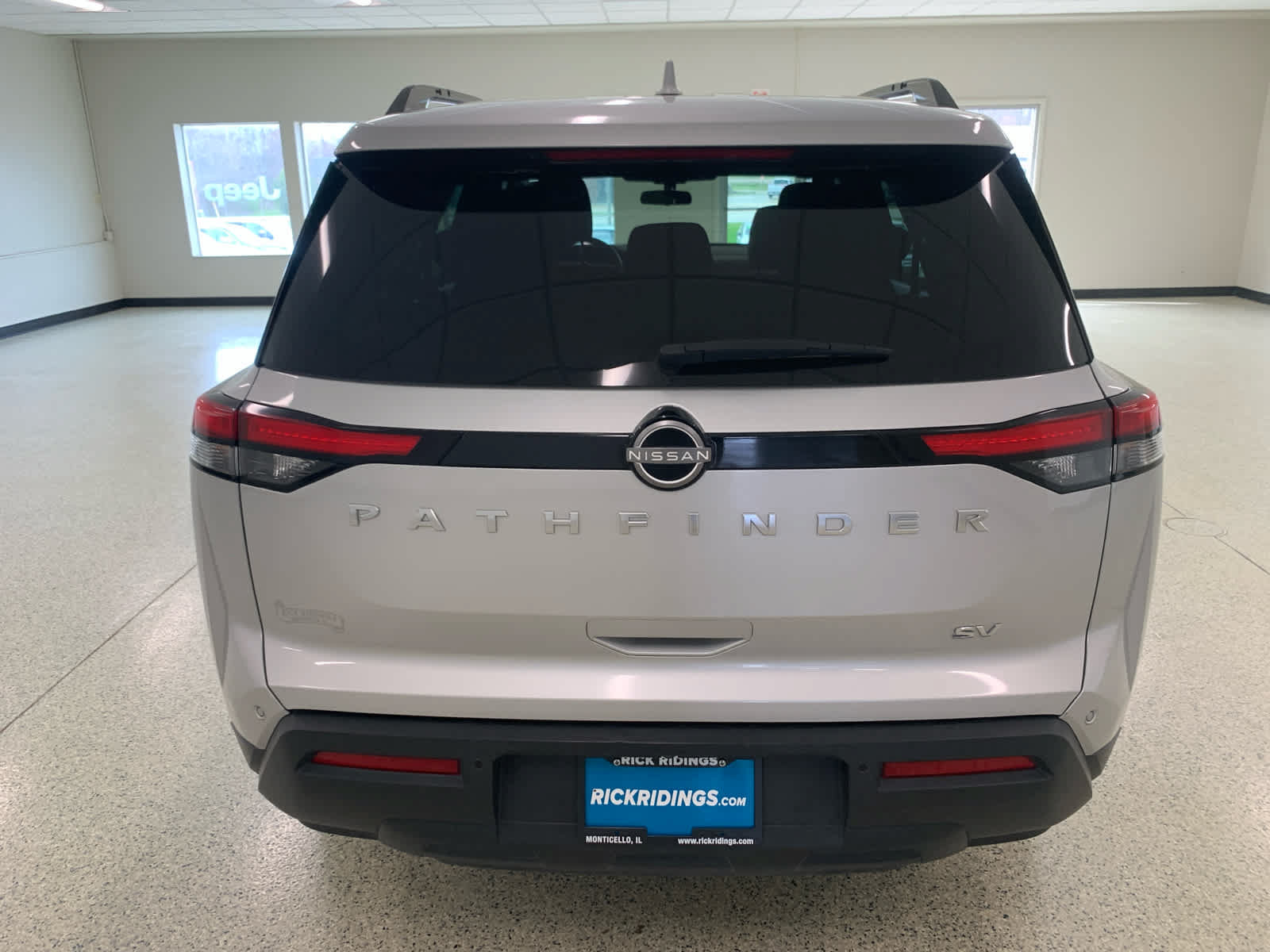 Used 2024 Nissan Pathfinder SV FWD image 7