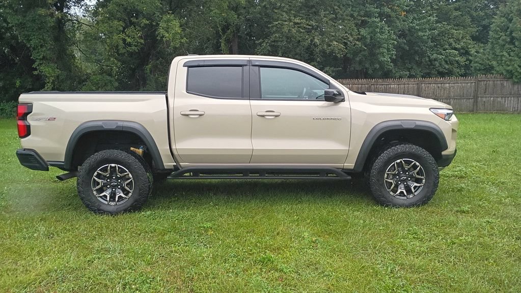 Used 2023 Chevrolet Colorado ZR2 w/ ZR2 Convenience Package III AWD/4WD image 8