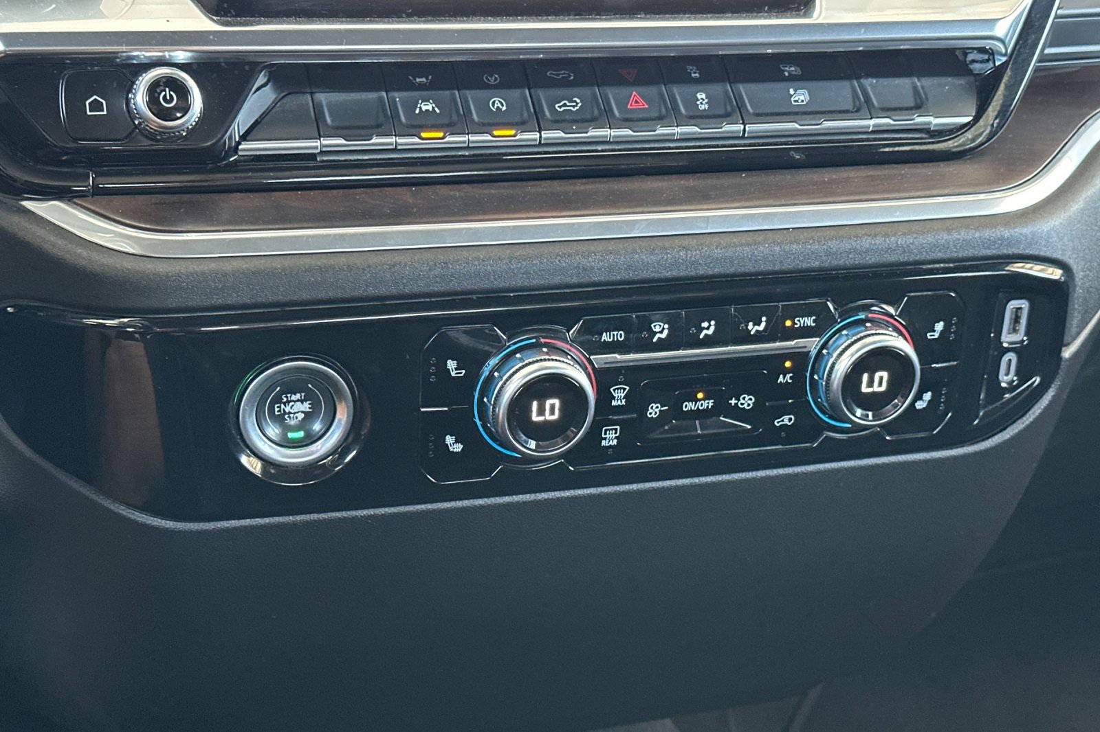 Used 2024 GMC Sierra 1500 SLT image 29