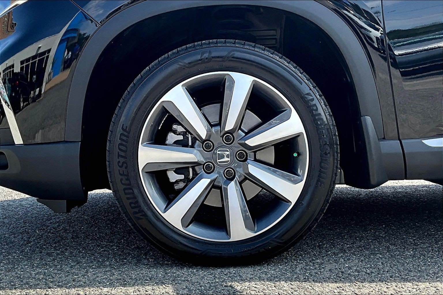 Used 2025 Honda Pilot Elite image 8