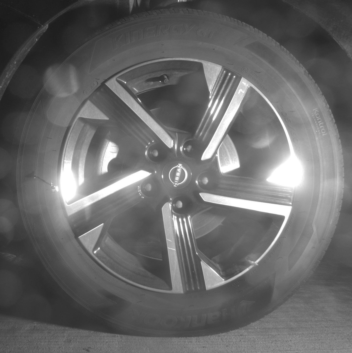 Used 2025 Nissan Sentra SV FWD image 12