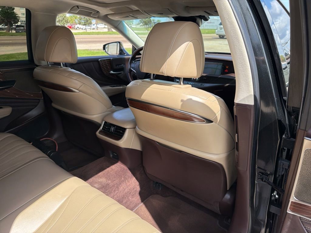Used 2020 Lexus LS 500 w/ Interior Upgrade Package image 19