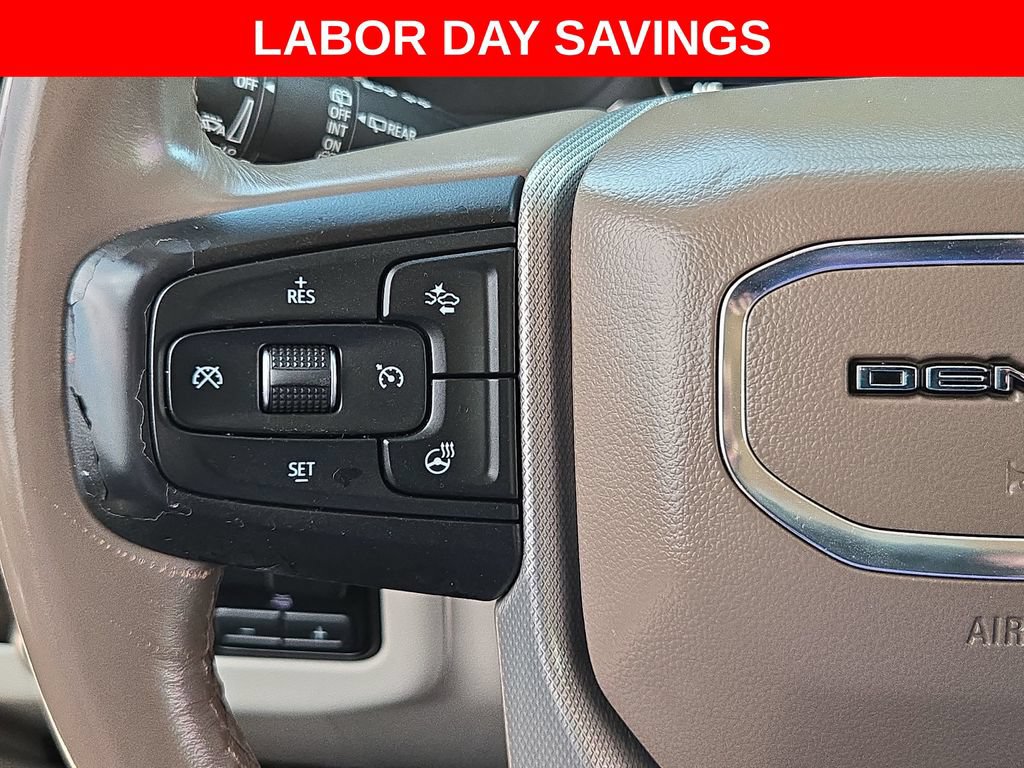 Used 2021 GMC Yukon XL Denali w/ Denali Premium Package AWD/4WD image 23