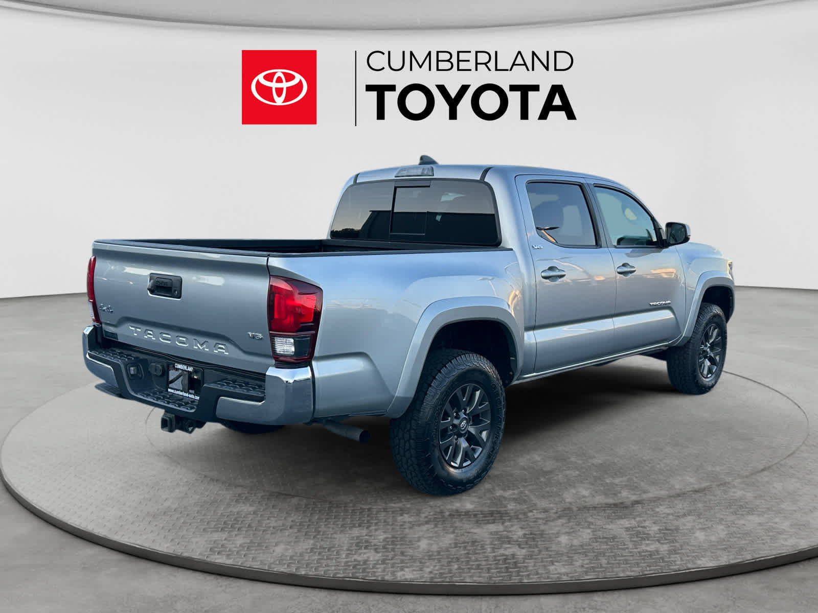 Used 2023 Toyota Tacoma SR5 AWD/4WD image 5