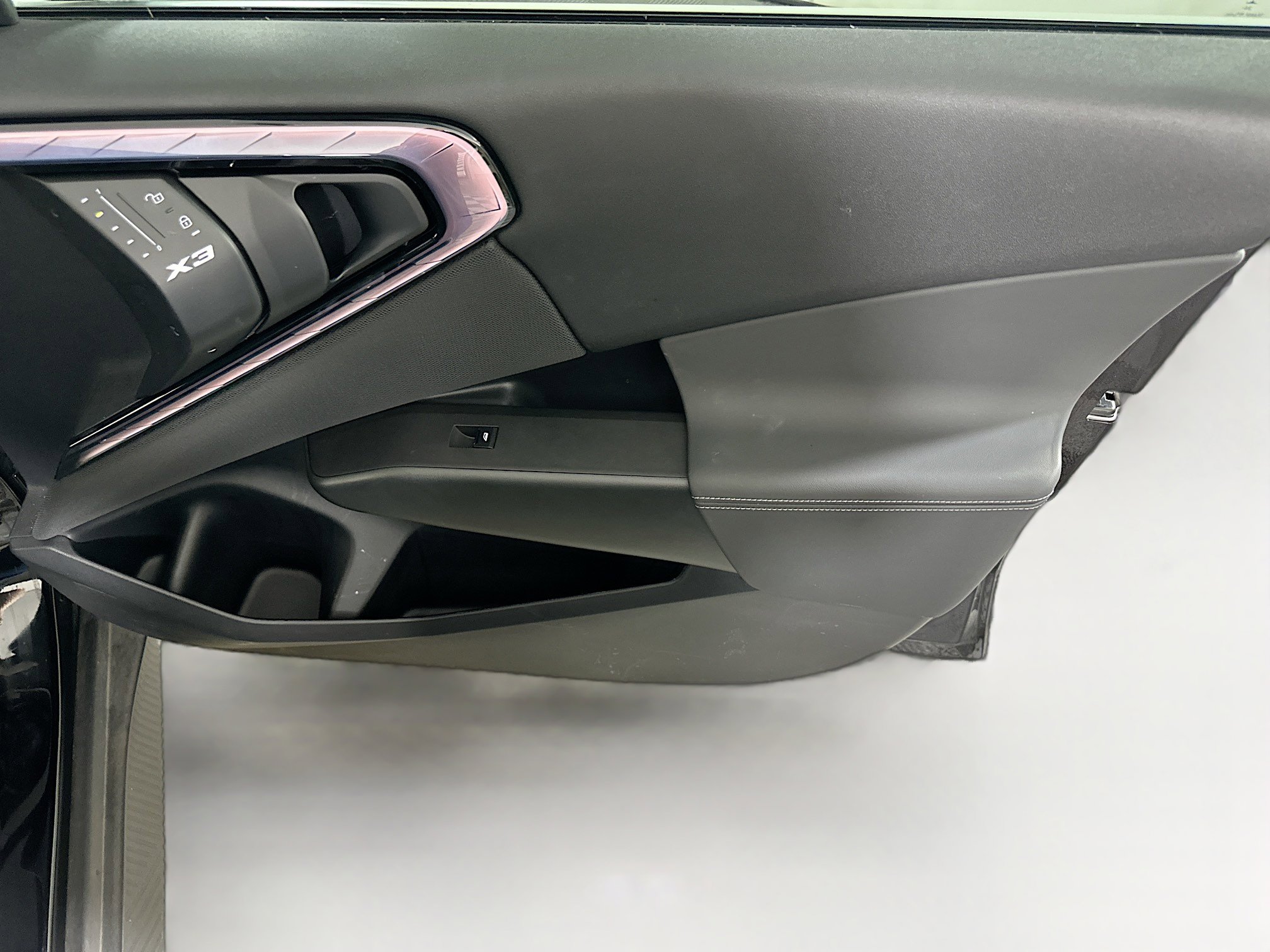 Used 2025 BMW X3 xDrive30i w/ Premium Package image 32