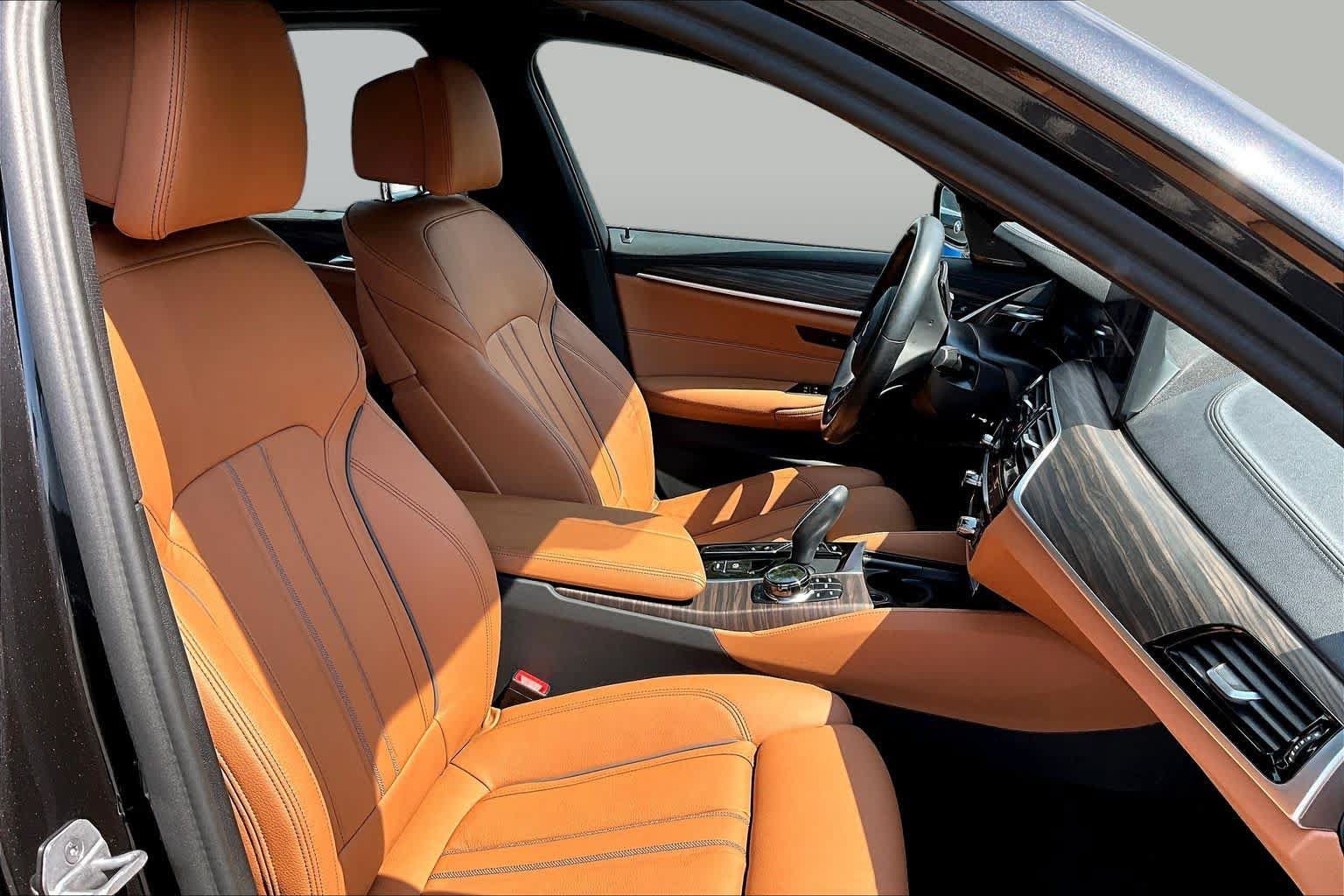 Used 2023 BMW M550i xDrive w/ Executive Package AWD/4WD image 8